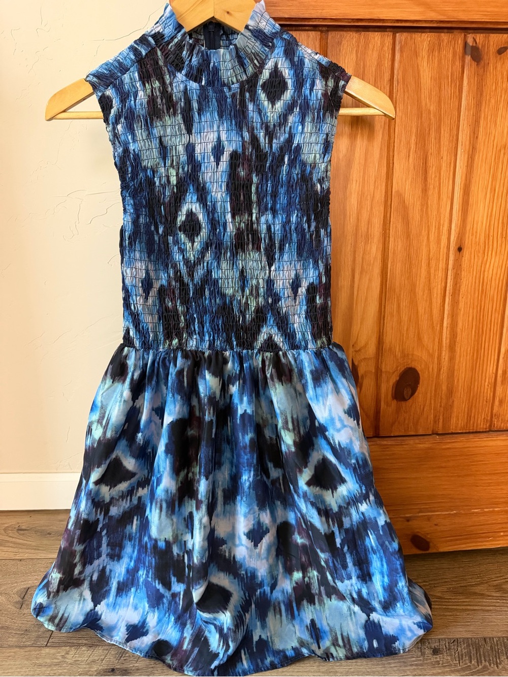 Marie Oliver Printed Blue geometric mini Dress Smocked neck Small - Like New